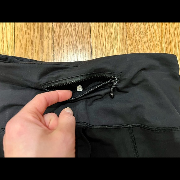 Lululemon Rebel Runner crop- special edition, no longer for sale! size 2 - Picture 5 of 9